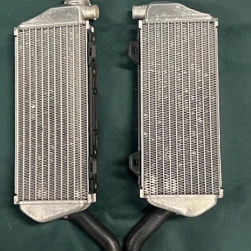 Radiator set from 2021 FC450.  
