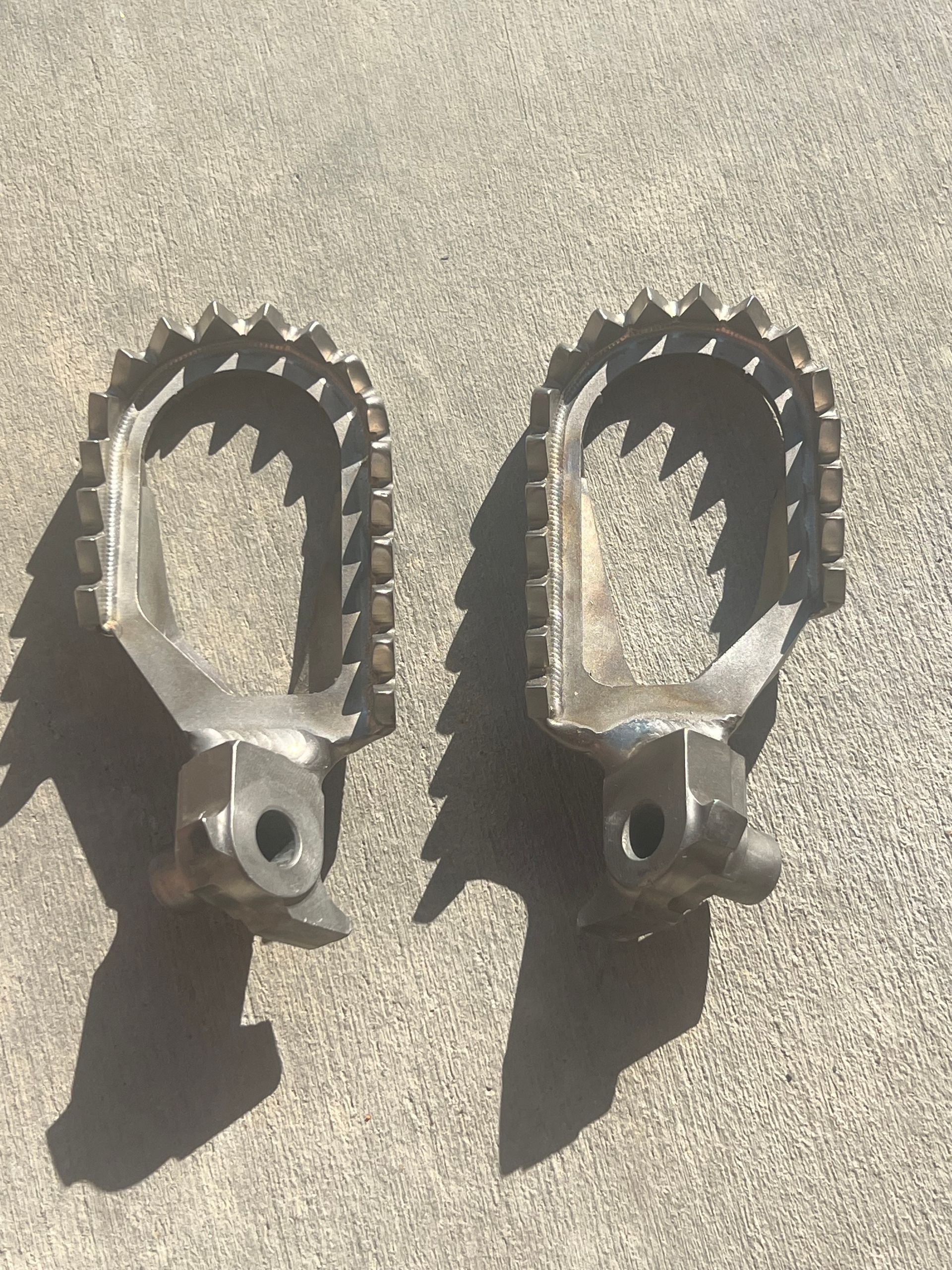Raptor Titanium Foot Pegs
Edge - Yamaha YZ250F YZ450F