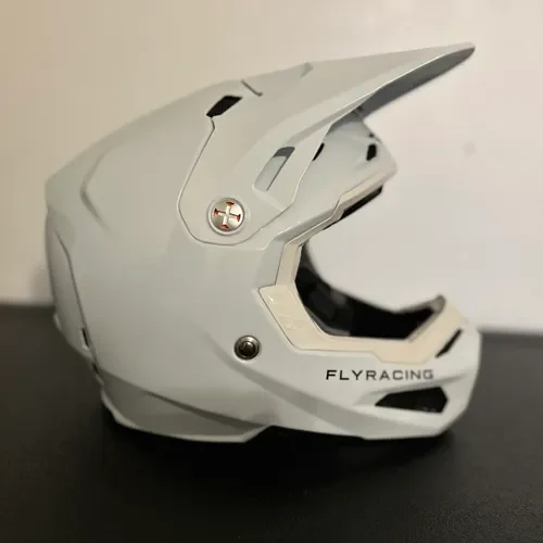 Fly Formula Carbon Solid White 