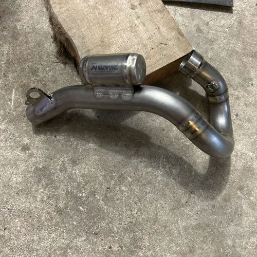 Akrapovic Header