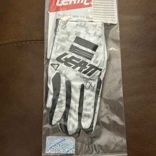 Leatt Gloves 