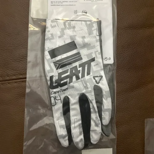 Leatt Gloves 