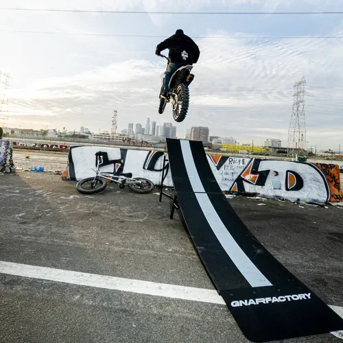 Kicker shop bike ramp