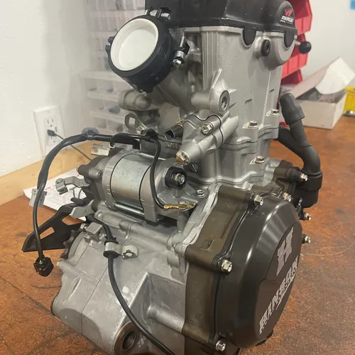 Honda CRF 250R Merge racing engine