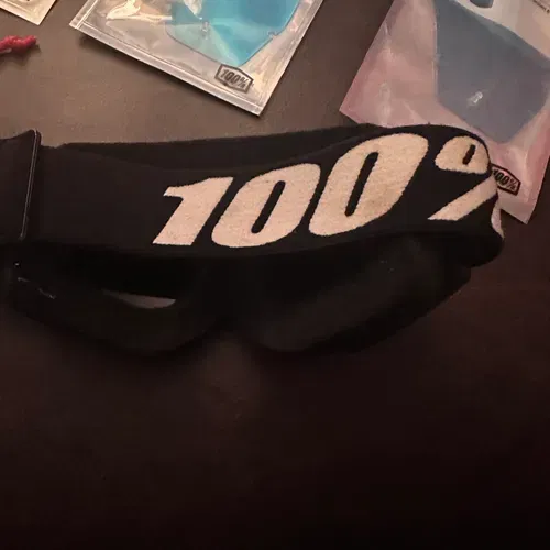 Strata Goggles By 100 (Percent) Used Once For 3 Hrs. Mint Cond W/extra Lenses
