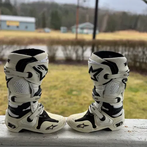 Alpinestars Boots Size 10 MX Locker