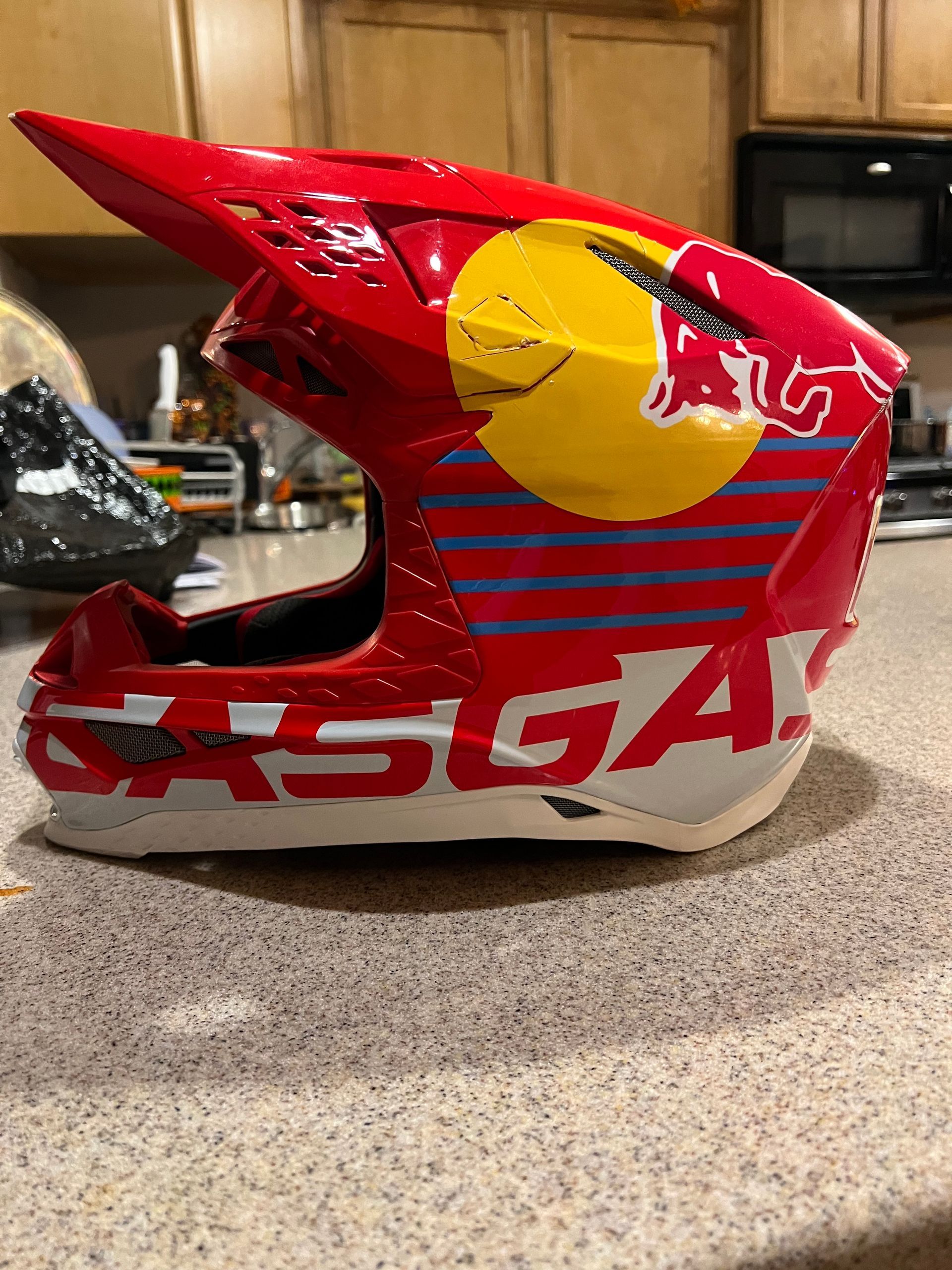 Alpinestars SM8 Redbull gas gas XL helmet