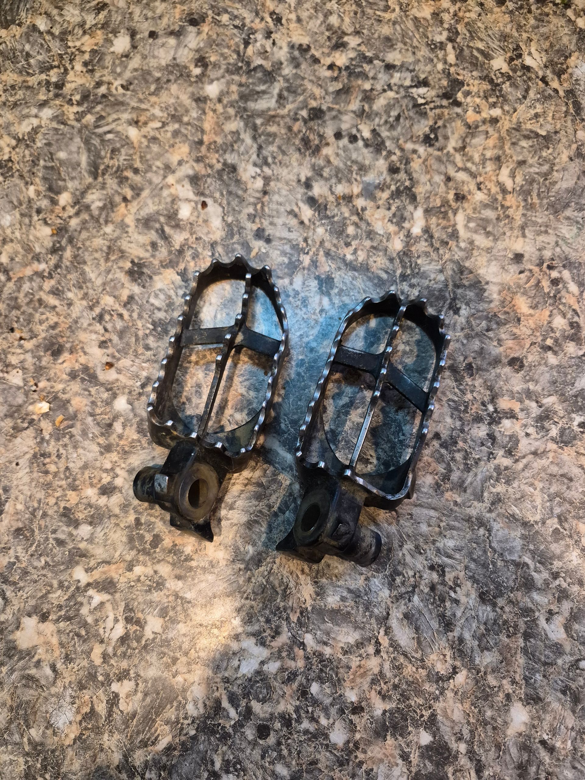 2003 Kx 125 Stock Footpegs
