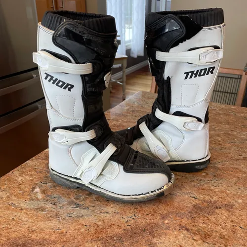 Youth Thor Boots - Size 6