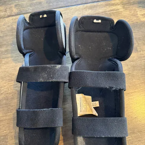 Fox Youth Shin Guards