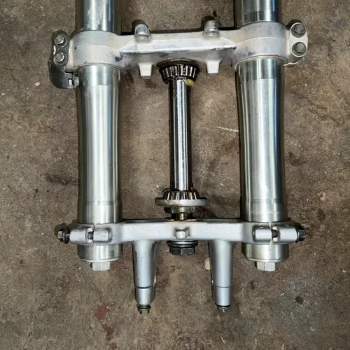 96-18 yz80 Yz85 front fork / triple trees