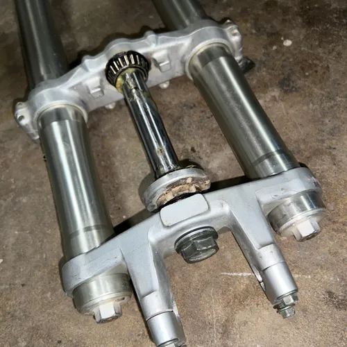 96-18 yz80 Yz85 front fork / triple trees