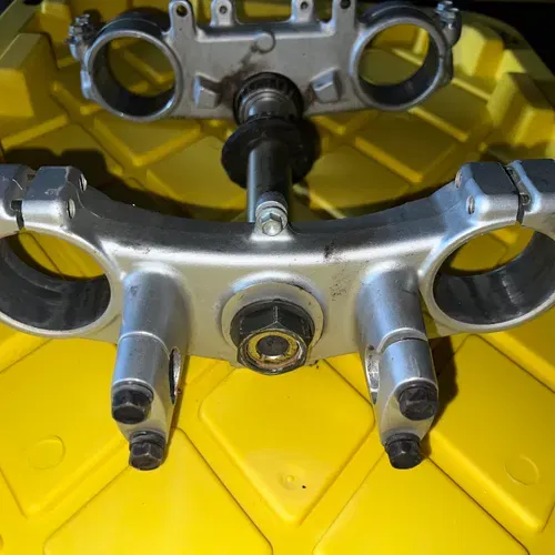 98-02 Yz125 Triple Tree Clamps 