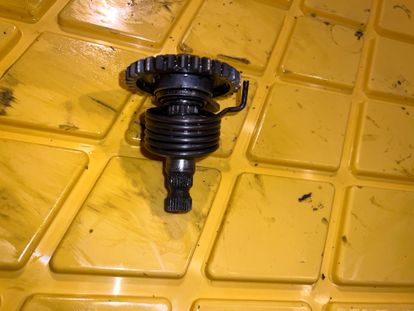 92-97 Kx80 Kx100 Kicker Gear / Shaft Assemby