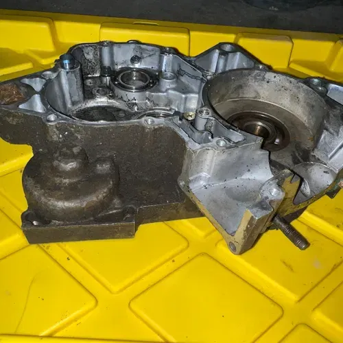 94-95 Yz125 Crankcase Right Clutch Side