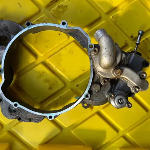 99-02 Ktm 250 300 Mxc Exc Inner Clutch Cover 