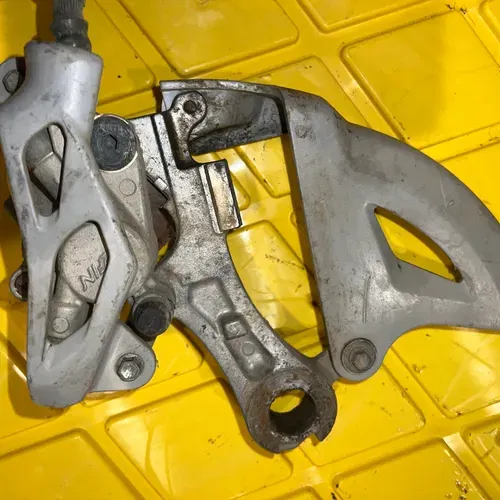 07-09 Yz250f Yz450f Rear Brake Caliper / Bracket 