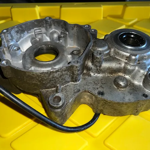 99-01 Yz125 Crankcase Left Stator Side 