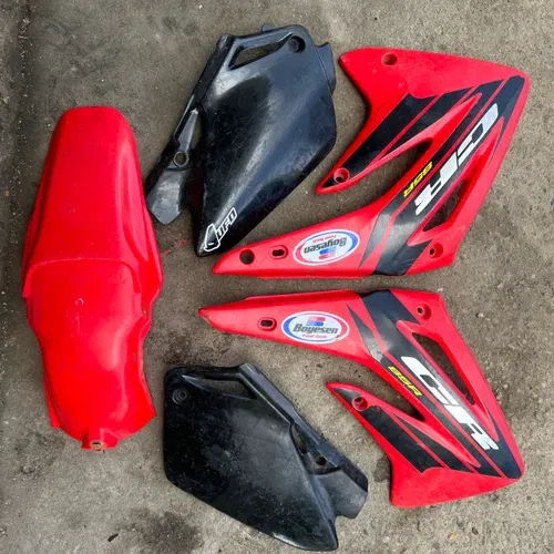 03-07 Cr85r Cr85rb plastics