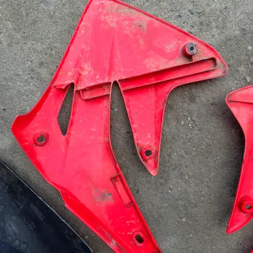 03-07 Cr85r Cr85rb plastics