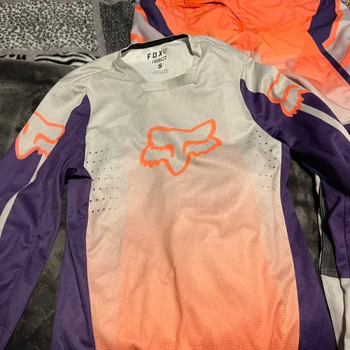 Fox 180 Womens Gear