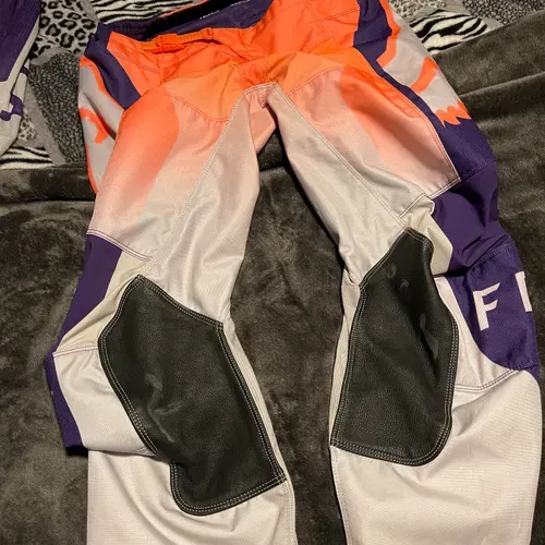 Fox 180 Womens Gear