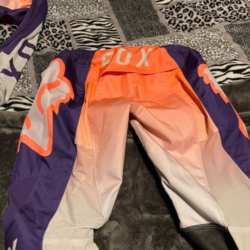 Fox 180 Womens Gear