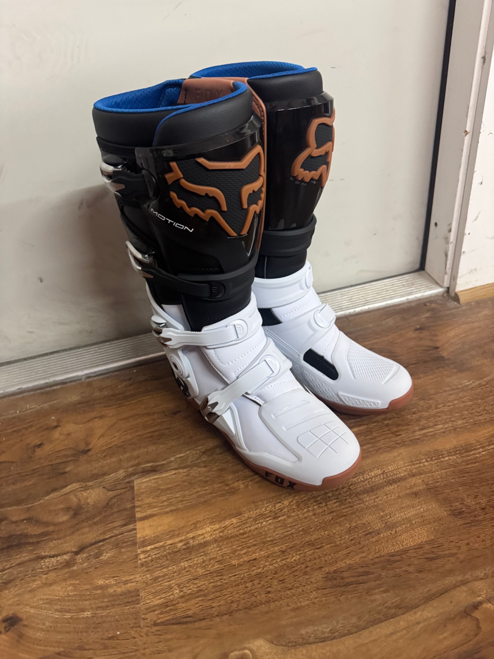 FOX Motion Boots 