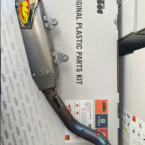 Fmf Exhaust system 