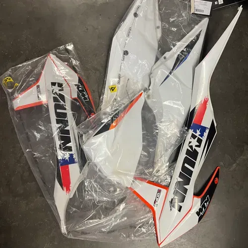 Plastic Kit