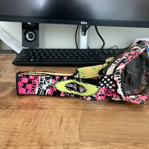 Oakley Crowbar Pink/Flo Goggle Great Condition! 