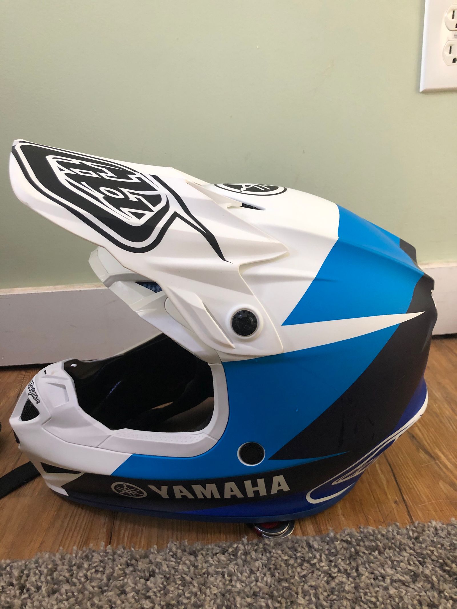Troy Lee Designs SE4 YAMAHA Helmets Size L