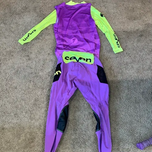 Seven Zero Gear Combo