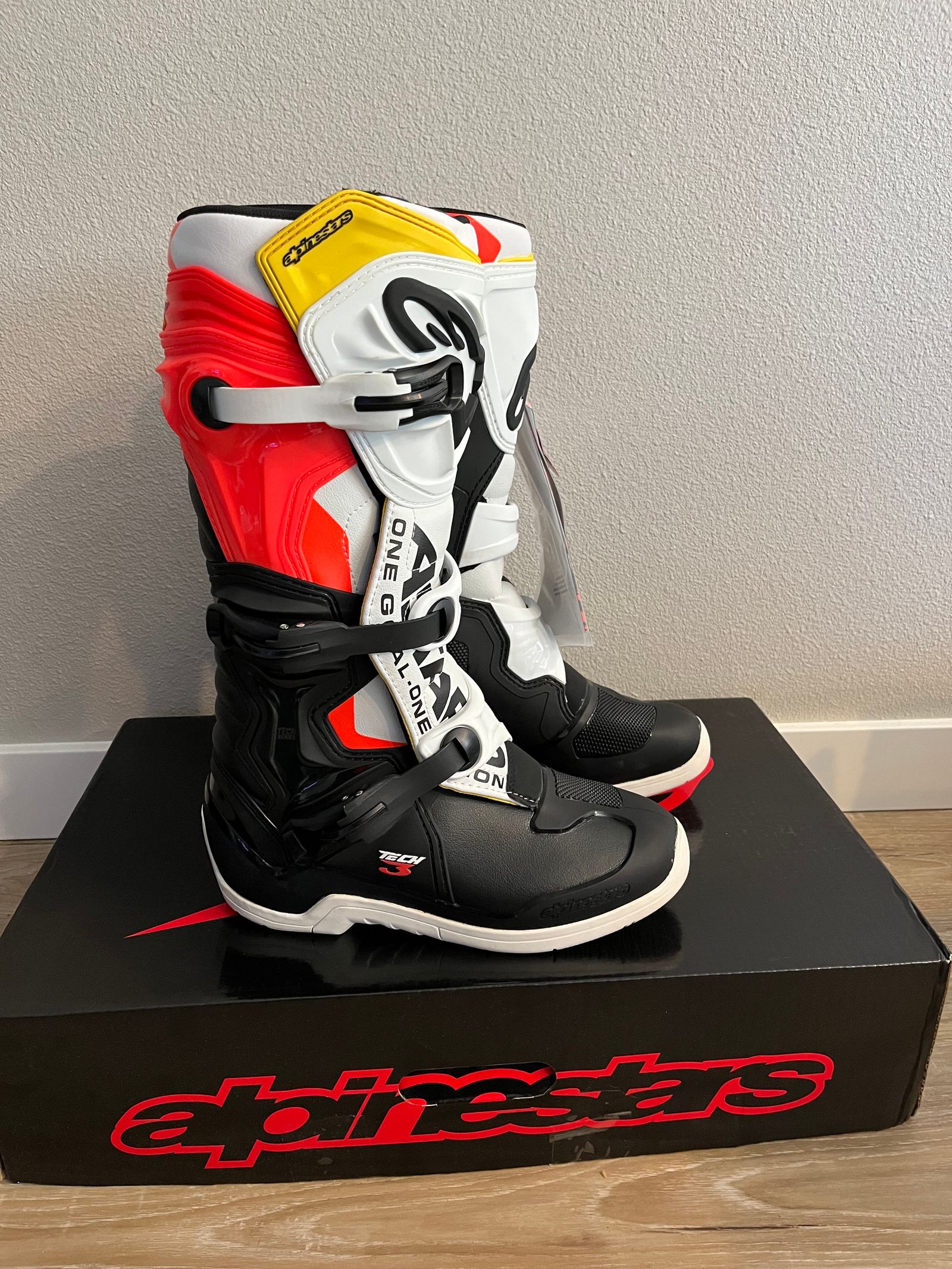 Alpinestar tech hotsell 3 218