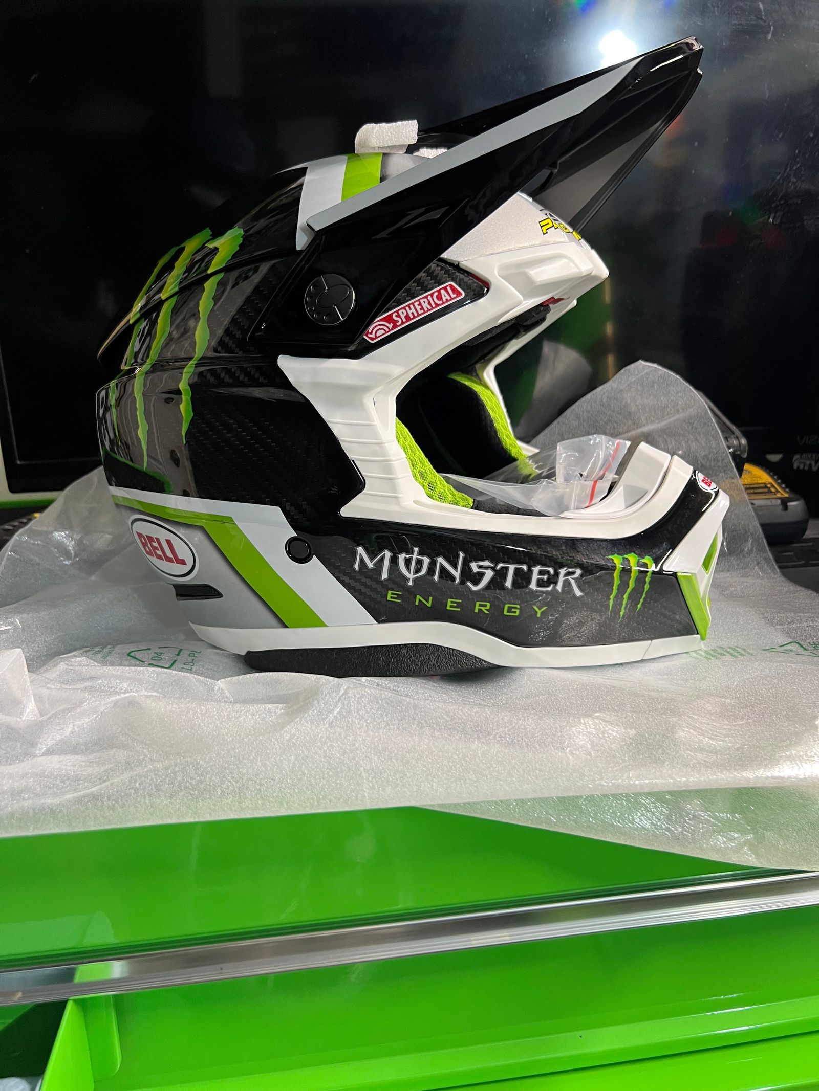 Monster best sale bell helmet