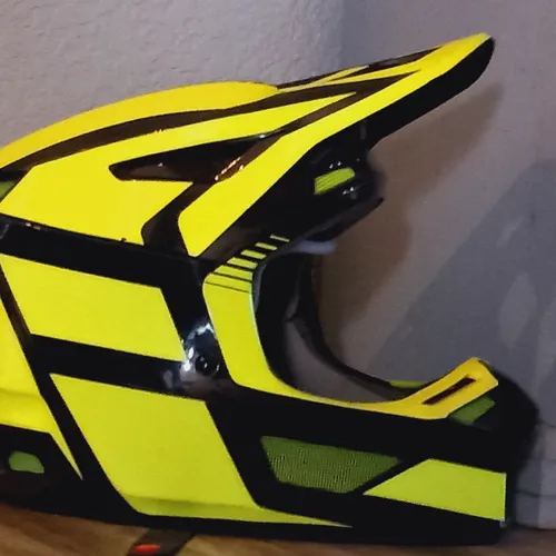 Fox Racing V2 Hayl Adult Helmet – Flo Yellow 