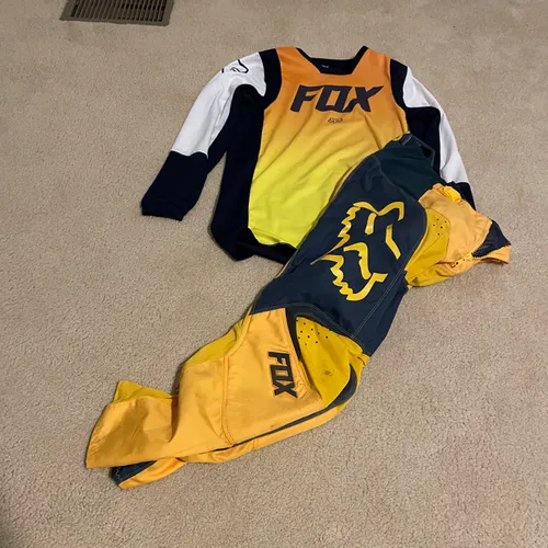 Fox Racing Gear Combo - Size Youth XL Jersey/30 Pant