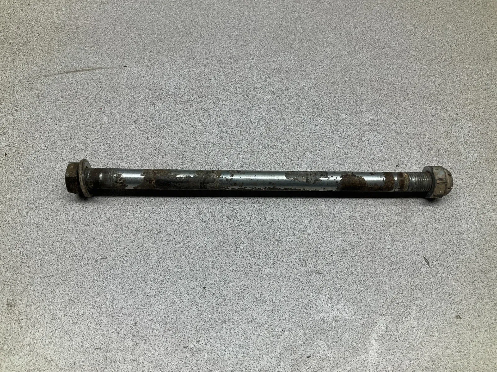 SUZUKI DS185 DS 185 SWINGARM SWING ARM PIVOT BOLT