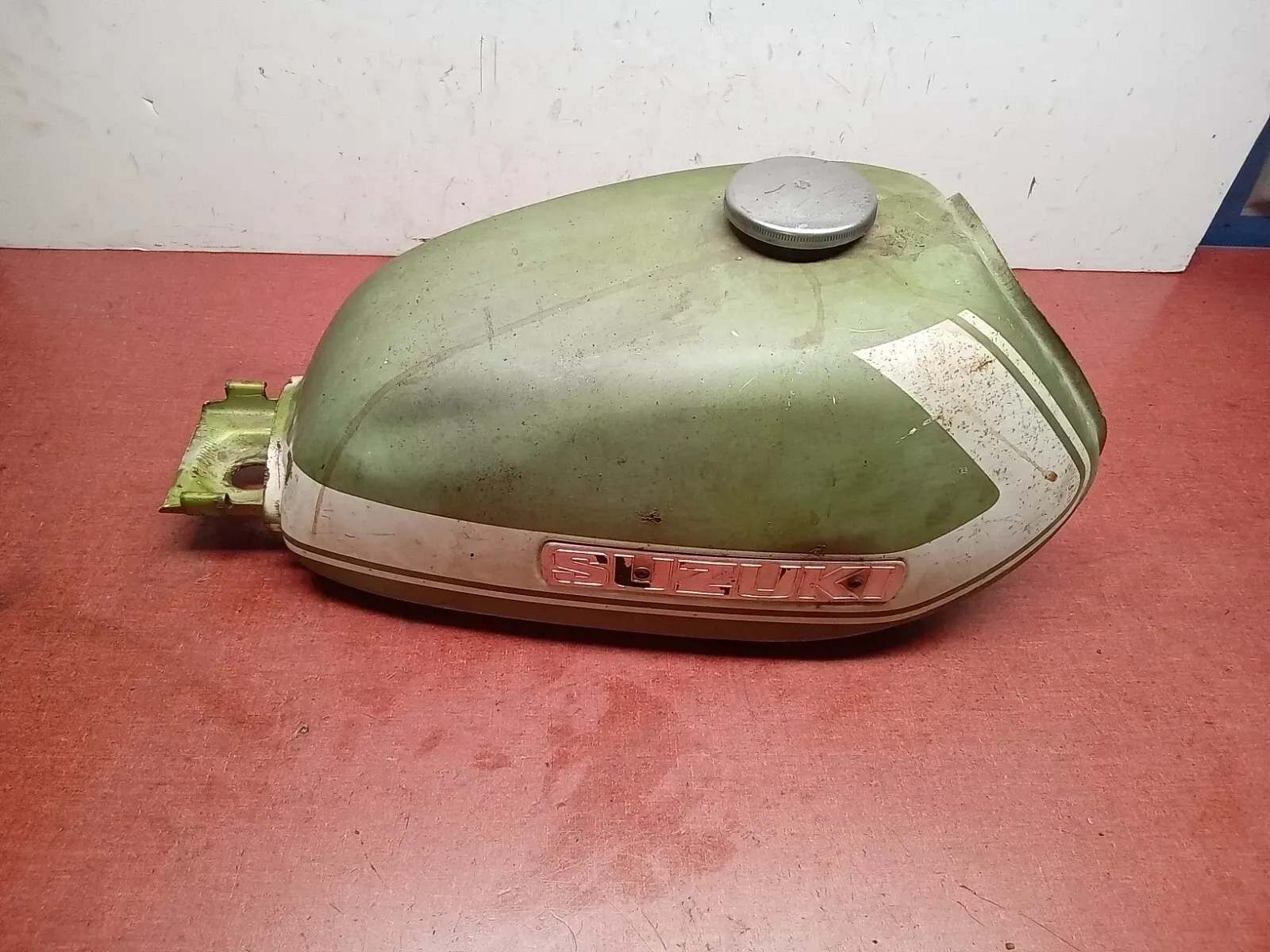 1972 72 SUZUKI TC90 TC 90 GAS FUEL TANK CELL