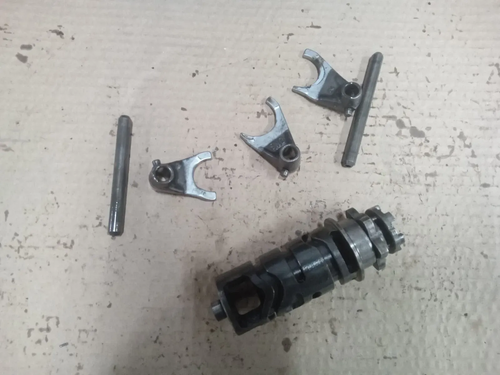 1986 86 YAMAHA TT 225 TT225 TRANSMISSION SHIFT DRUM & FORKS