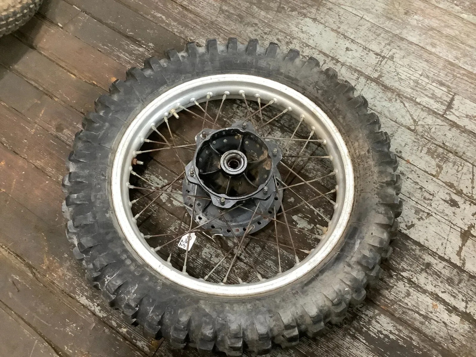 1977 77 YAMAHA IT400 IT 400 REAR WHEEL / TIRE / RIM HUB