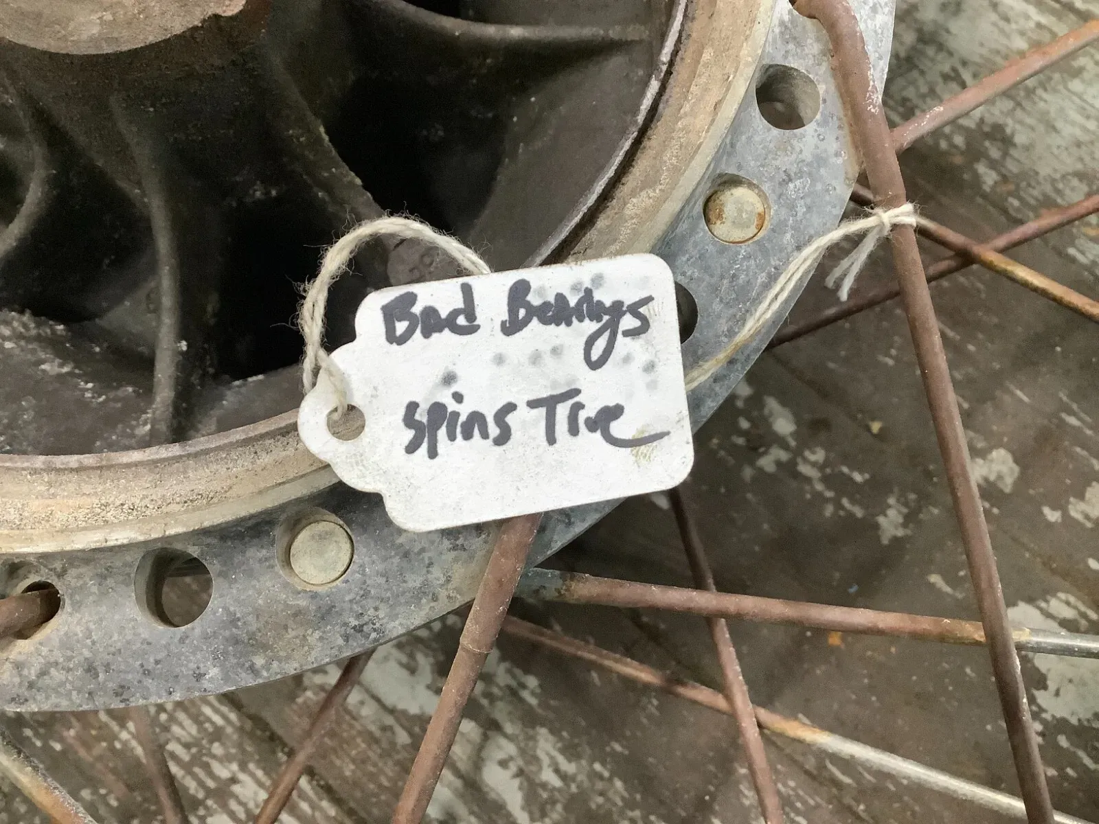 1977 77 YAMAHA IT400 IT 400 REAR WHEEL / TIRE / RIM HUB