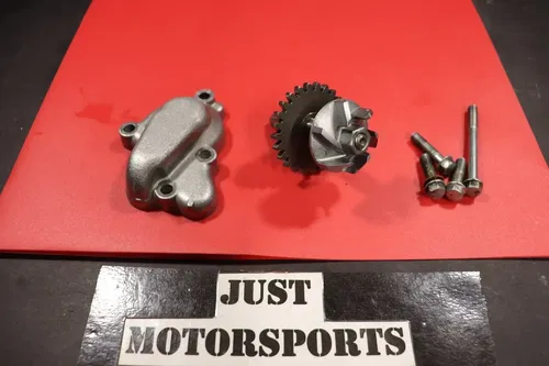 2006 Honda Cr85RB Water Pump Housing Cover Shaft Impeller