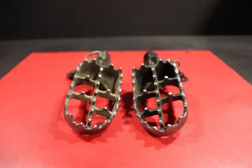 2001 Honda Cr125r Foot Rests Peg Set