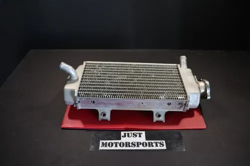 2006 Honda Crf450r Right Radiator With Cap
