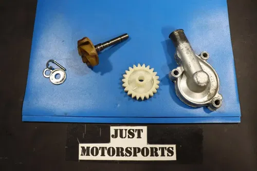 1993 Yamaha Yz125 Water Pump Housing Cover Shaft Impeller