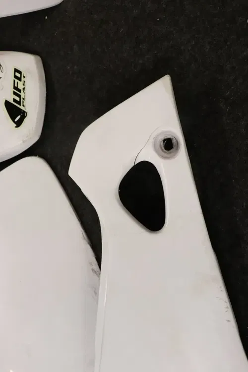 1993 Yamaha Yz125 Plastic Set Fenders Shrouds Number Plates
