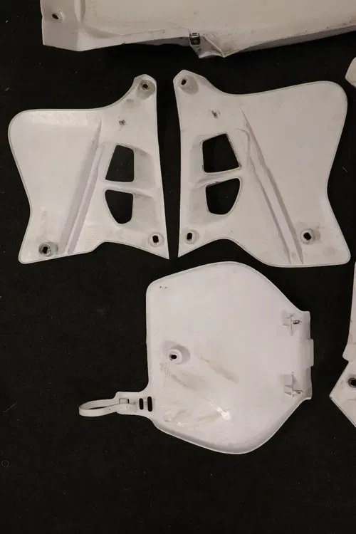 1993 Yamaha Yz125 Plastic Set Fenders Shrouds Number Plates
