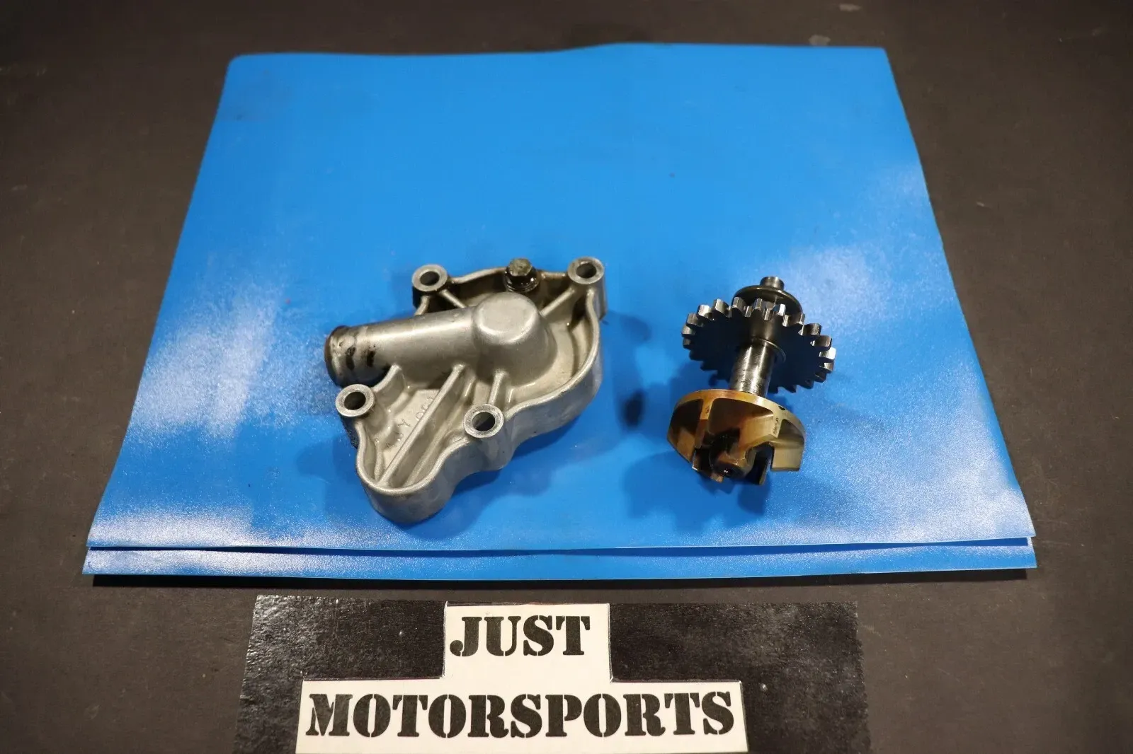 2002 Yamaha Yz125 Water Pump Housing Cover Shaft Impeller