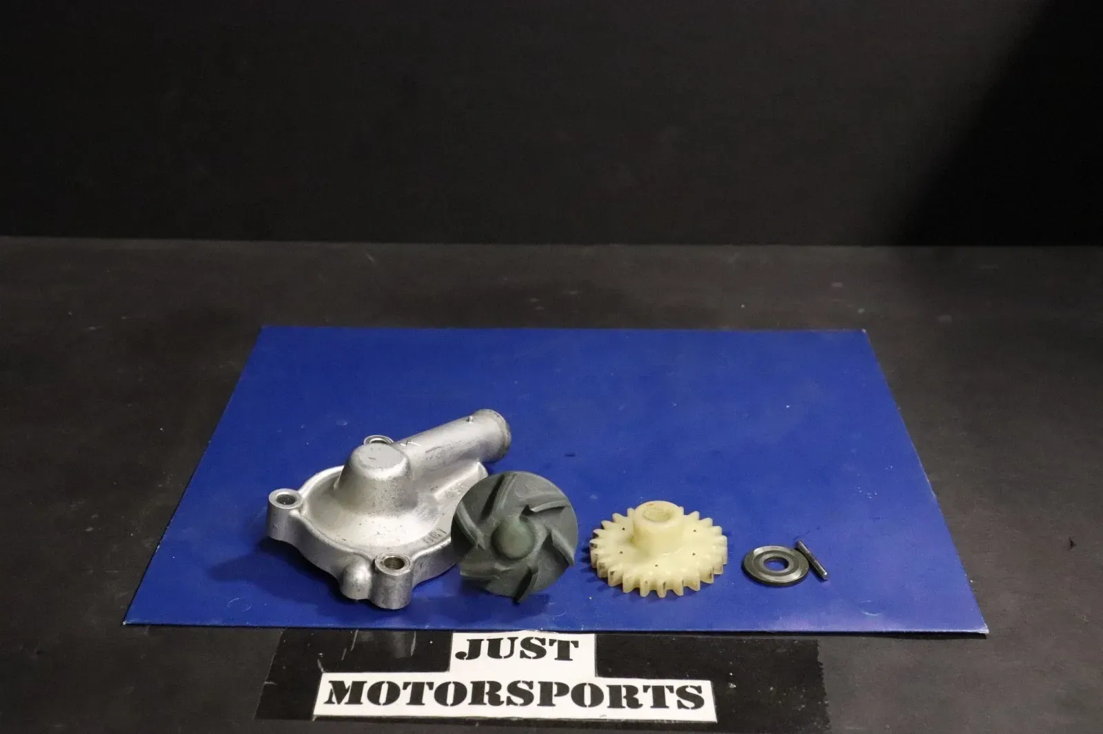 1997 Yamaha Yz250 Water Pump Housing Cover Shaft Impeller